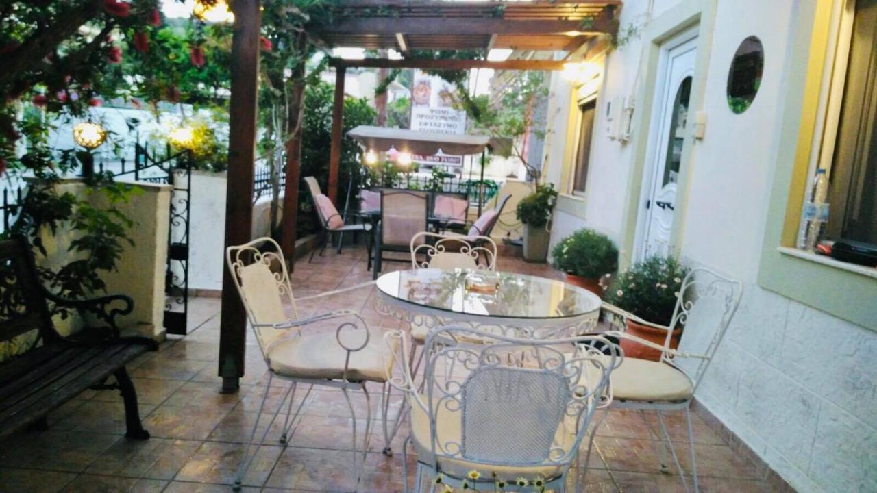 Ferienwohnung Filoxenia Choudetsi Exterior foto